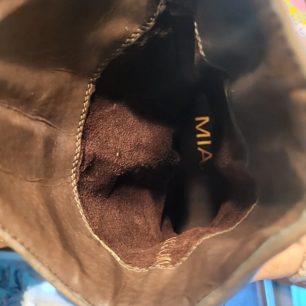 Mia Brown Cowboy Western Heeled Distressed Boots Pull On Size 8.5 *See Notes*